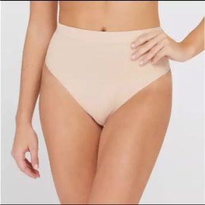 Assets Women's All Around Smoothers Thong - Beige size large light tummy smooth